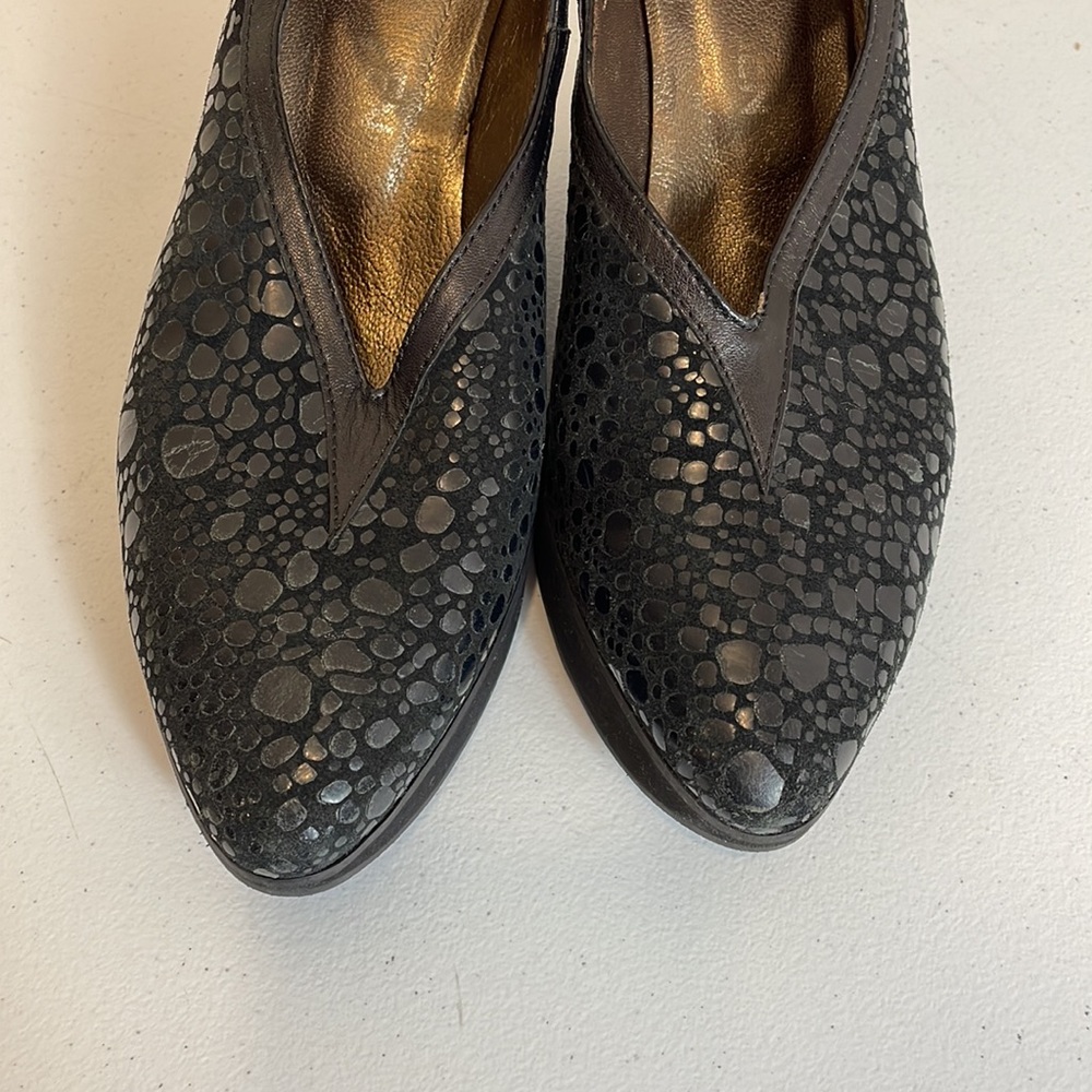 Jan Jansen Textured Suede Curved Heel Mary Jane Shoes - Picture 8 of 14